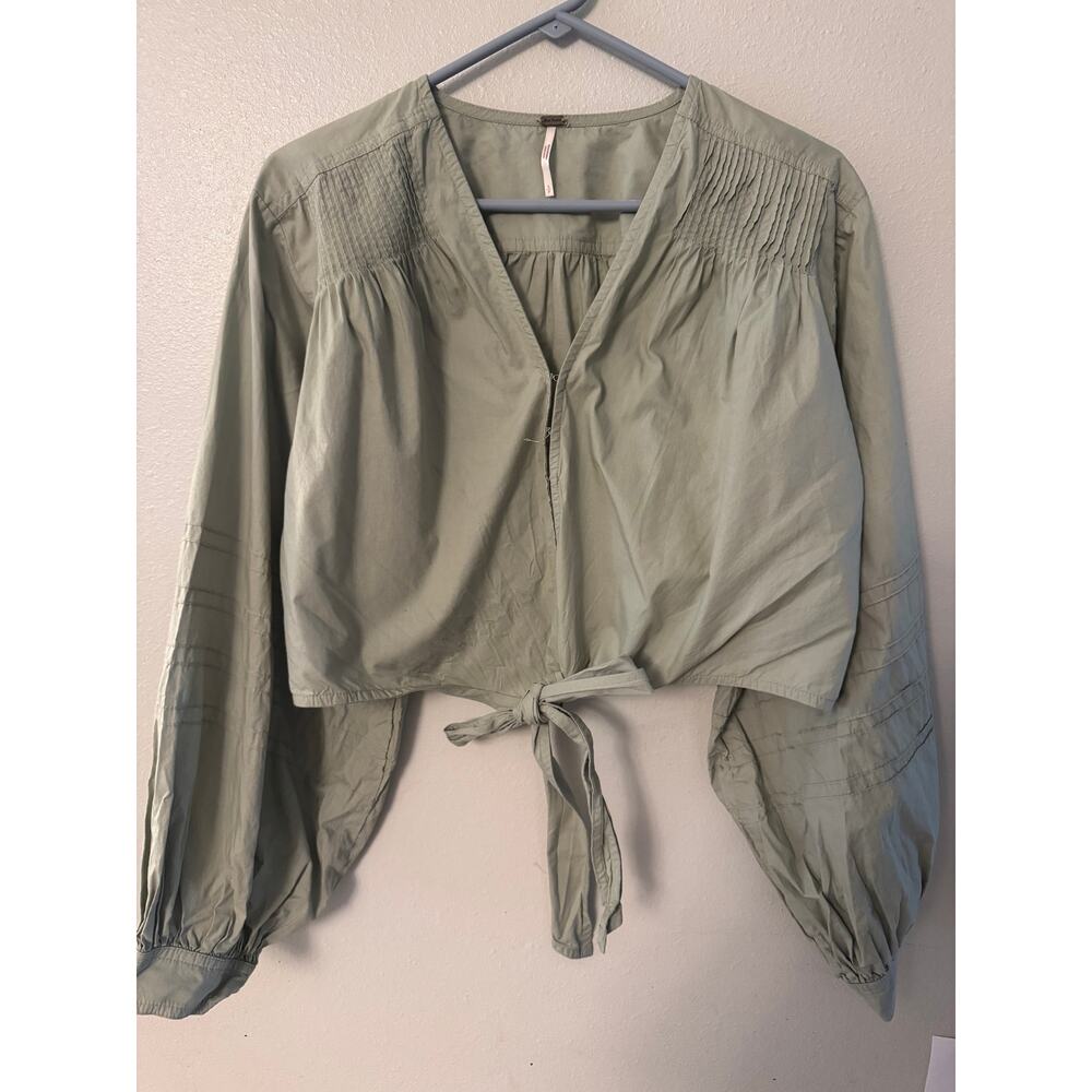 Free People sage green tie front crop top with balloon sleeves women's small